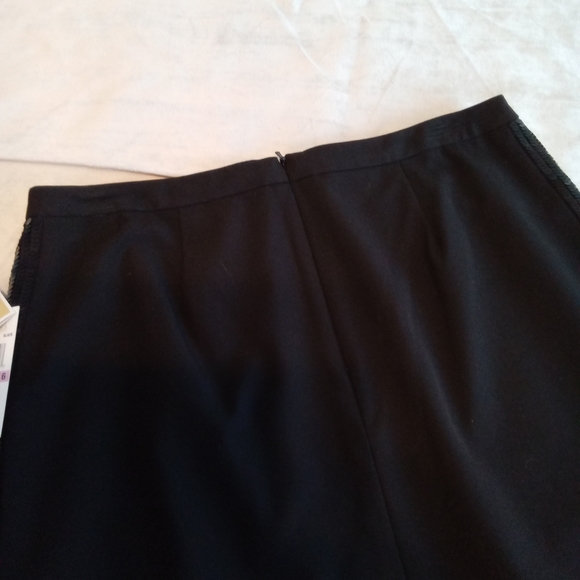 $120 Retail MK Michael Kors Black mini skirt with sequin sides - Picture 7 of 10